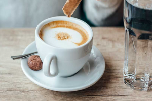 Low-calorie sweeteners are almost the same as water in terms of appetite and calorie intake!